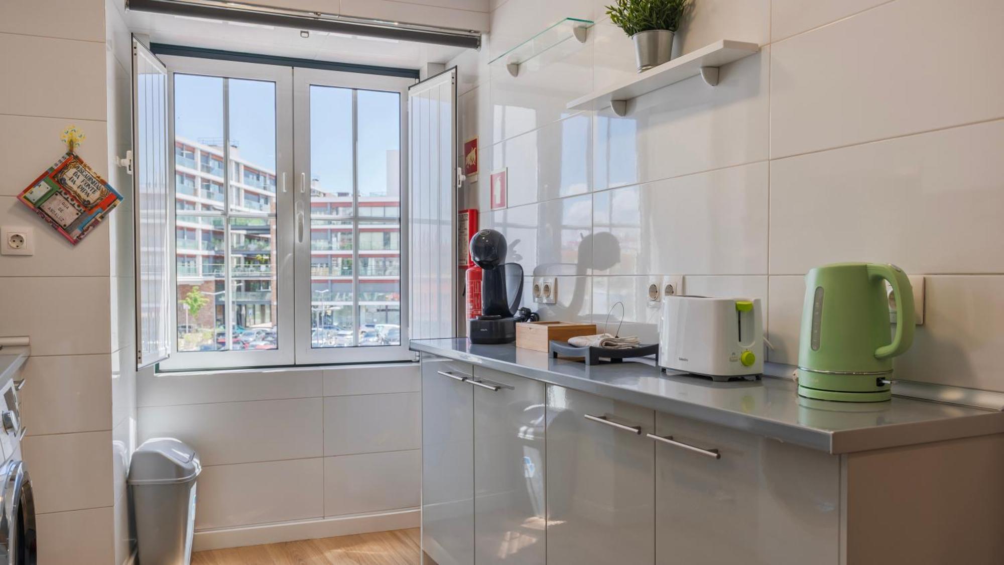 Lisboa Bridge Spot Apartment Bagian luar foto