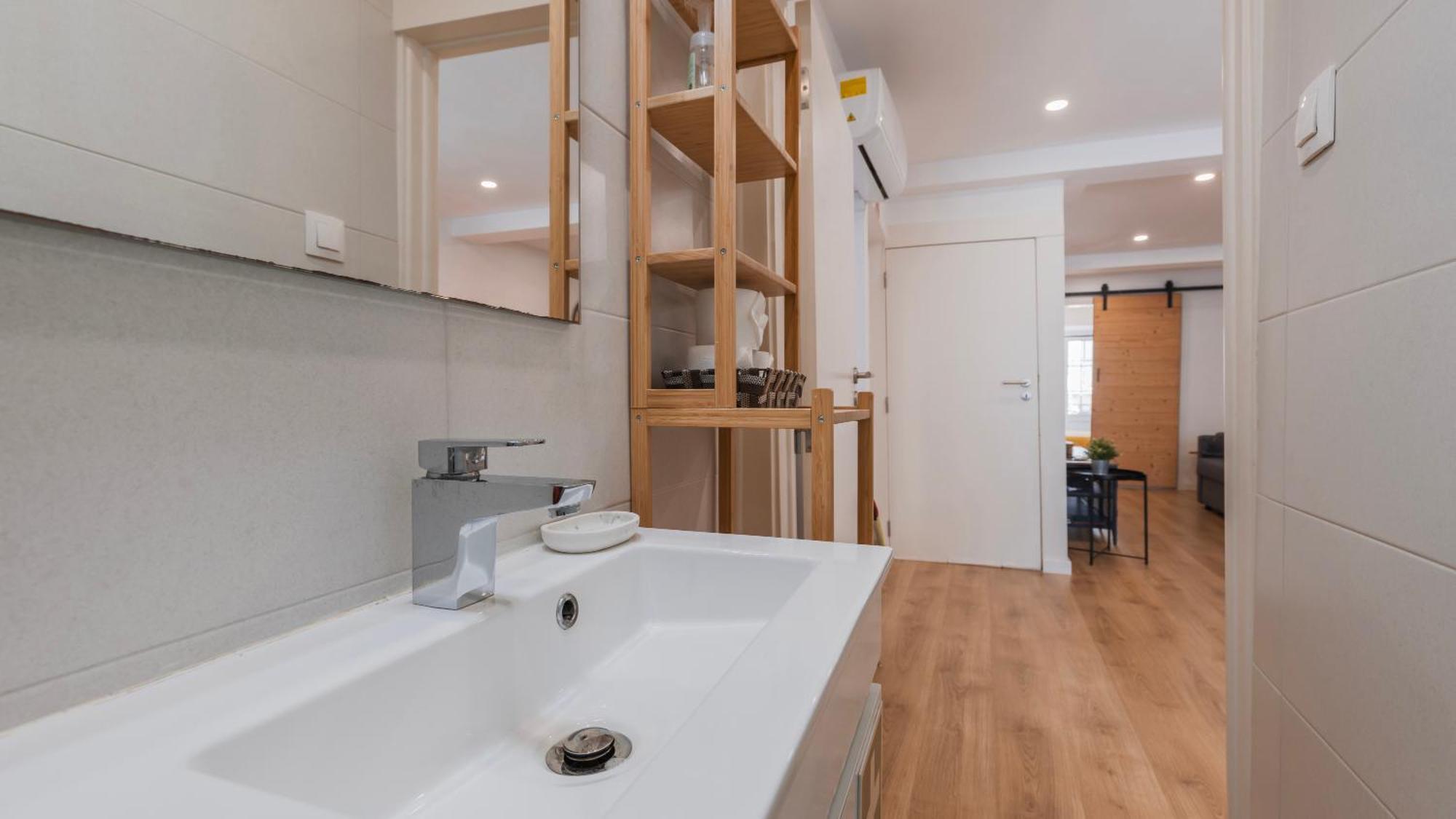 Lisboa Bridge Spot Apartment Bagian luar foto